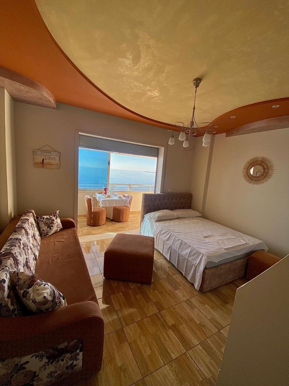 Cozy Beachfront Room Дуррес Экстерьер фото